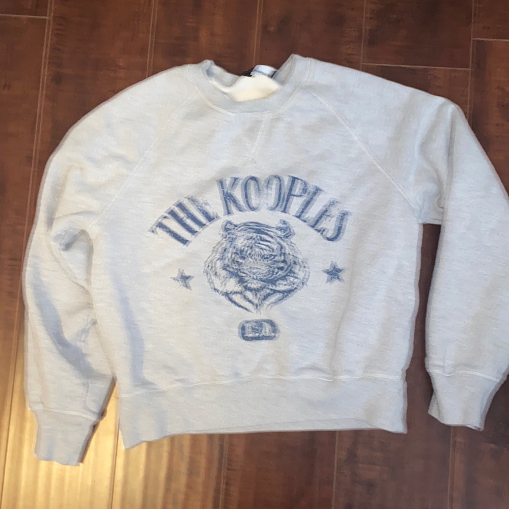 Sweatshirt